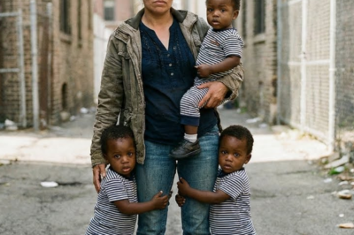 Mujer mexicana adoptó trillizos: 25 años después, uno de ellos detuvo la ejecución ta